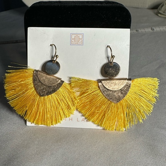 Pretty half moon style yellow fringe earrings - Picture 2 of 4